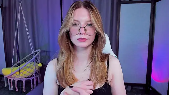 MaryRichardson live cam on StripChat