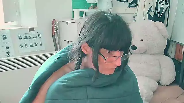 CeriseLapine live sex cam