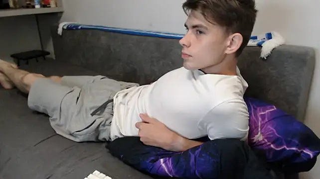 Student_Oliver live cam preview