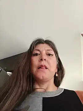 emma_tour (F mature) - Make me vibrate and get my pussy wet