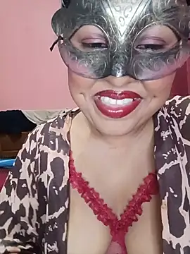 Maskedcurves webcam
