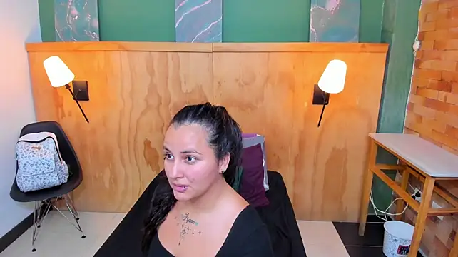 megansumer live cam preview