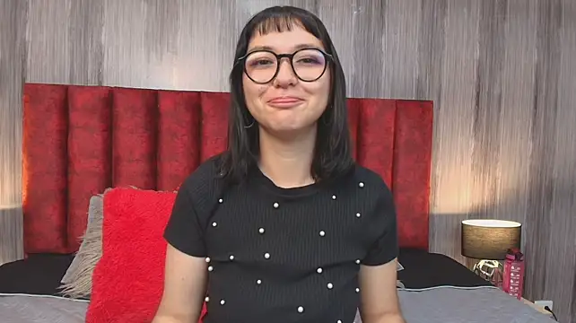 LilithSkyy webcam