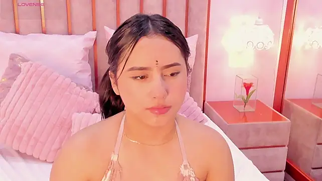 Zoe_Monrow webcam