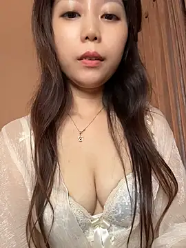 xiaoyizi20261 live cam on StripChat