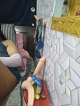 tina8th live cam on StripChat