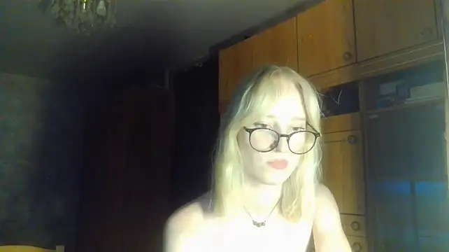 CaryCroy live sex cam
