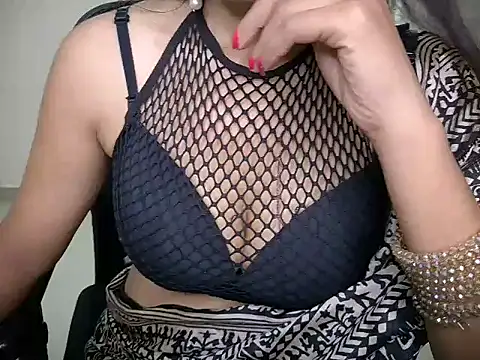 Alayna9 live cam on StripChat