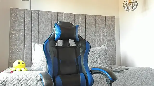 Calvin_Hunter webcam
