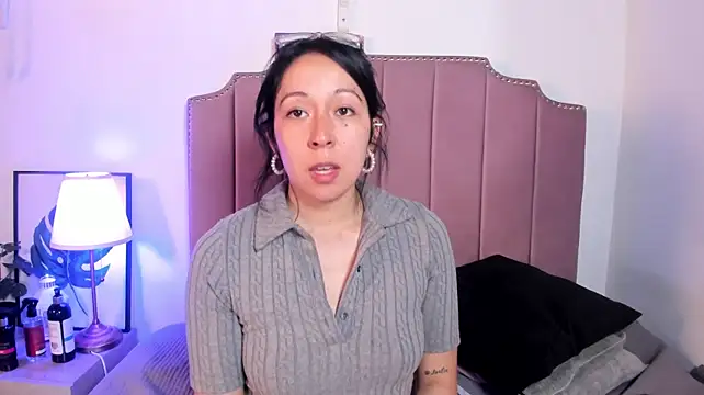 Abigailladyy live cam on StripChat