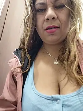 Laura-Hernandez webcam