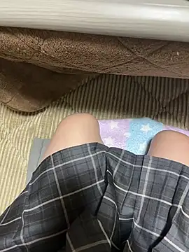 maonyan6 (Ask my age) - 股の下カメラ