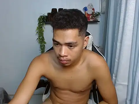 curlyasian_njxx