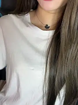 yiyina_17 stripchat