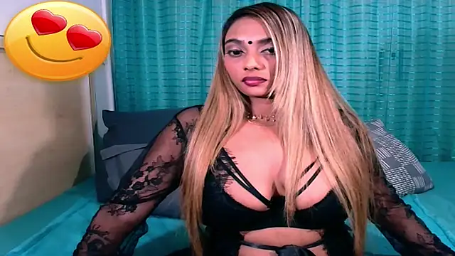 sexyindianchic live cam on StripChat