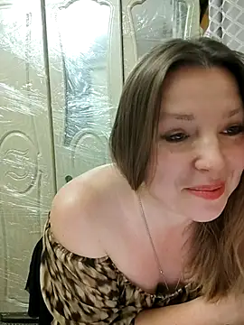 VselenaSun402 live cam on StripChat