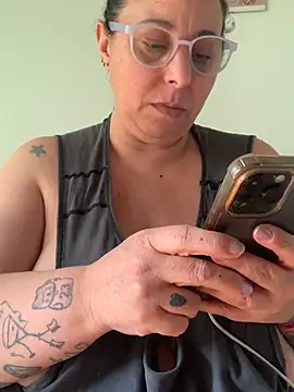LupitaHaze live sex cam