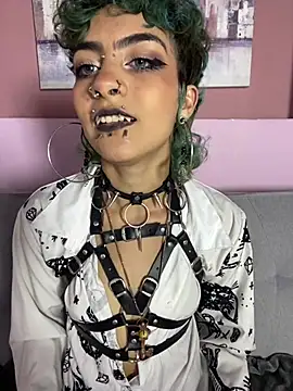 Rithsy_Core live cam on StripChat