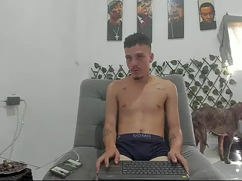 Latins_Boss webcam
