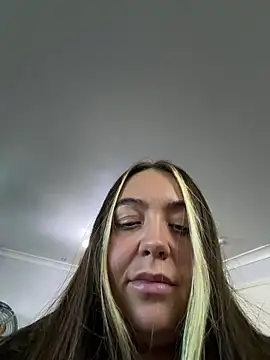 Naughty_Brunette_x