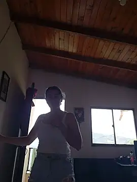 Lipzzy_sun20