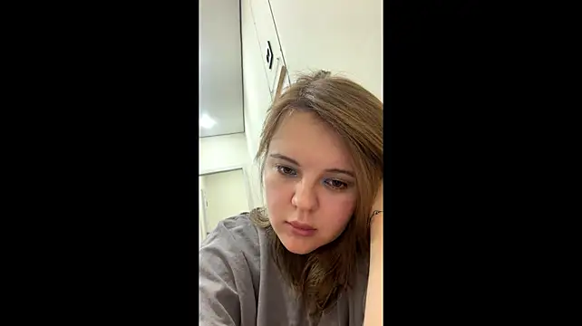 APOLENARIYA live cam preview