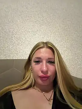 Tatti-Go live cam on StripChat
