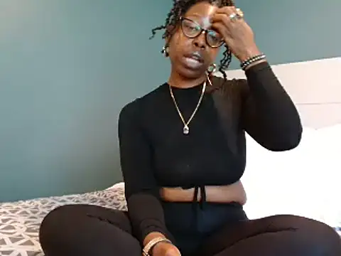 MasterIndigo live cam on StripChat