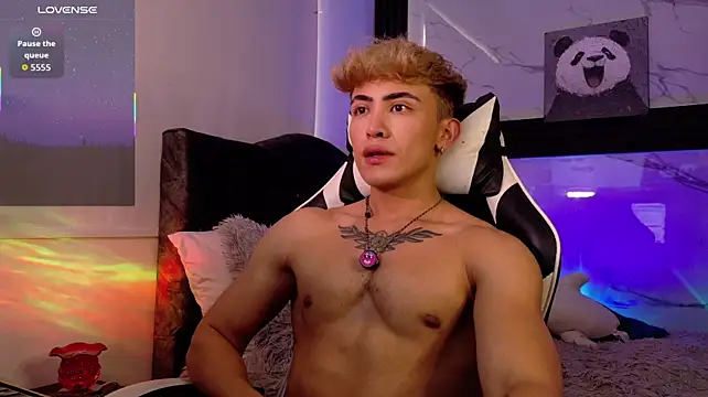 Saimonvela live cam on StripChat