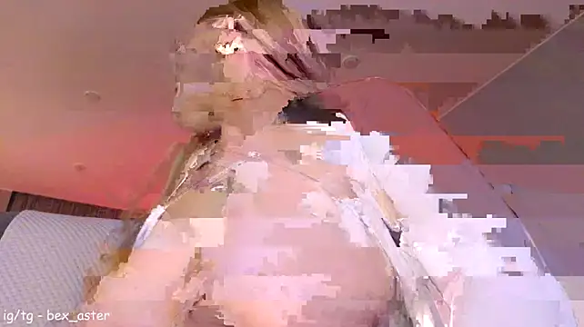 RebeccaAster webcam