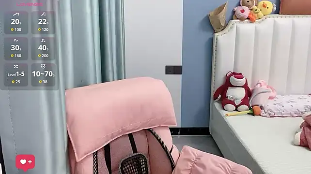 Luna-666 live cam on StripChat