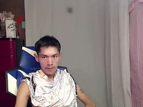 riks_tyler (Ask my age) - get me naked and make me cum!!