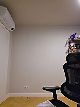 MiaRides19 live cam preview