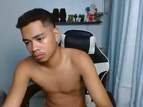 curlyasian_njxx