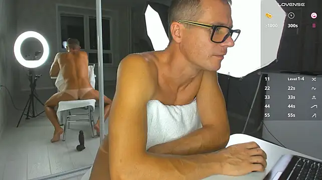 Smallnipples webcam