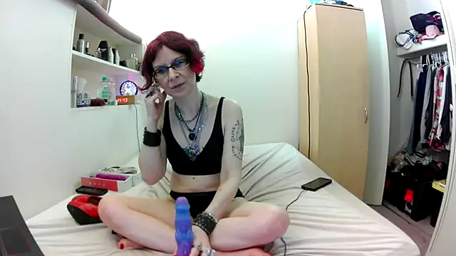 Empress_Lilith live cam on StripChat