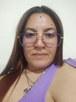 samm_curvy