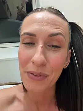 lola_tentatiion live cam preview