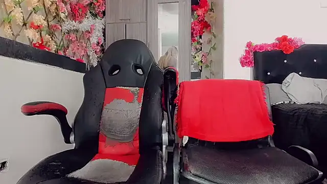 Thiara_veky_ webcam