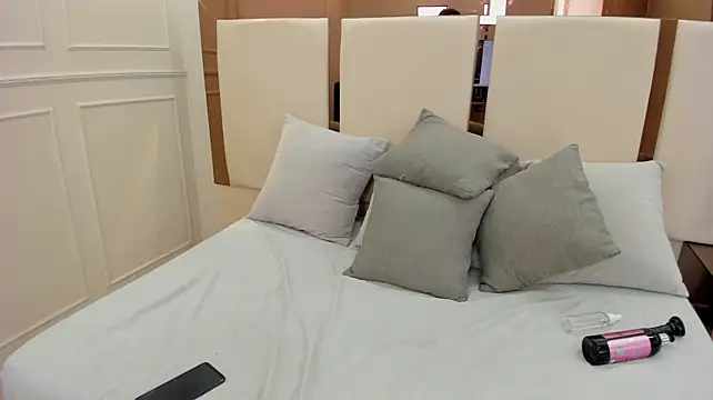 luciana_saori webcam