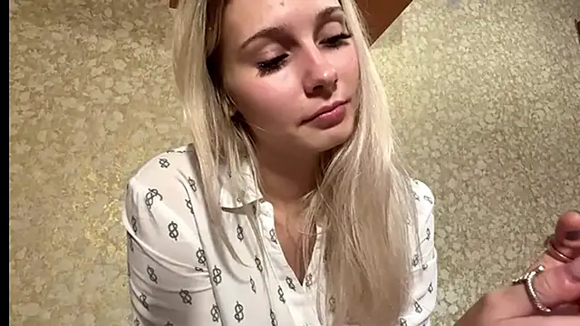 LynnMontiel webcam