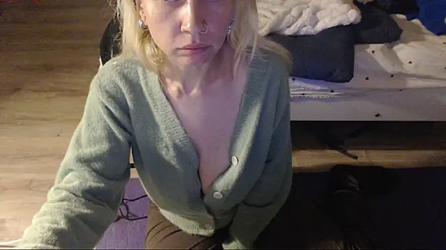 amanda_kiss_kiss live cam on StripChat