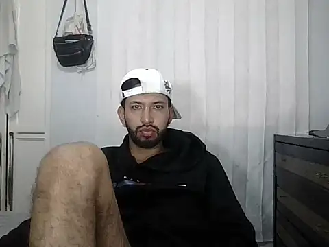 thomass1018 live cam preview