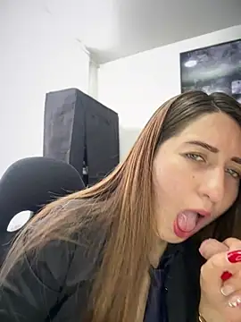 suzy-111 webcam