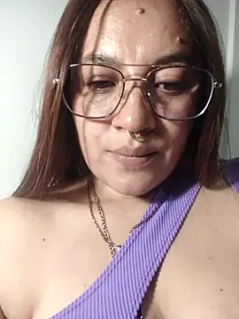 samm_curvy