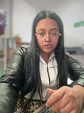 Outdoors-Mia_Khalifa live cam on StripChat