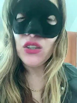 lulupiecitosamor live cam on StripChat