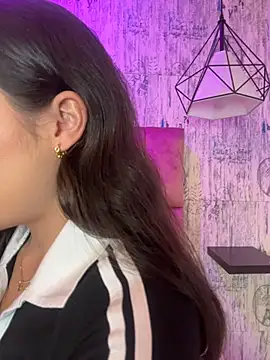 AbyThompson live cam on StripChat