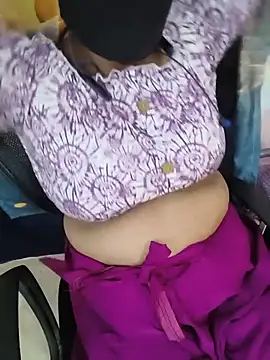Lolitatamil live cam on StripChat