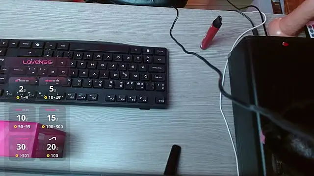 eve_bennett's live room